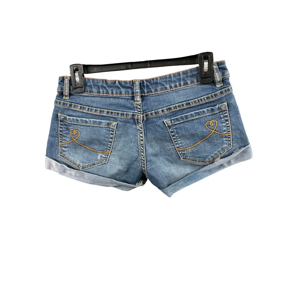 6ixty 8ight Women Medium Wash Denim Shorts Low Rise Cuffed Heart Pockets Small